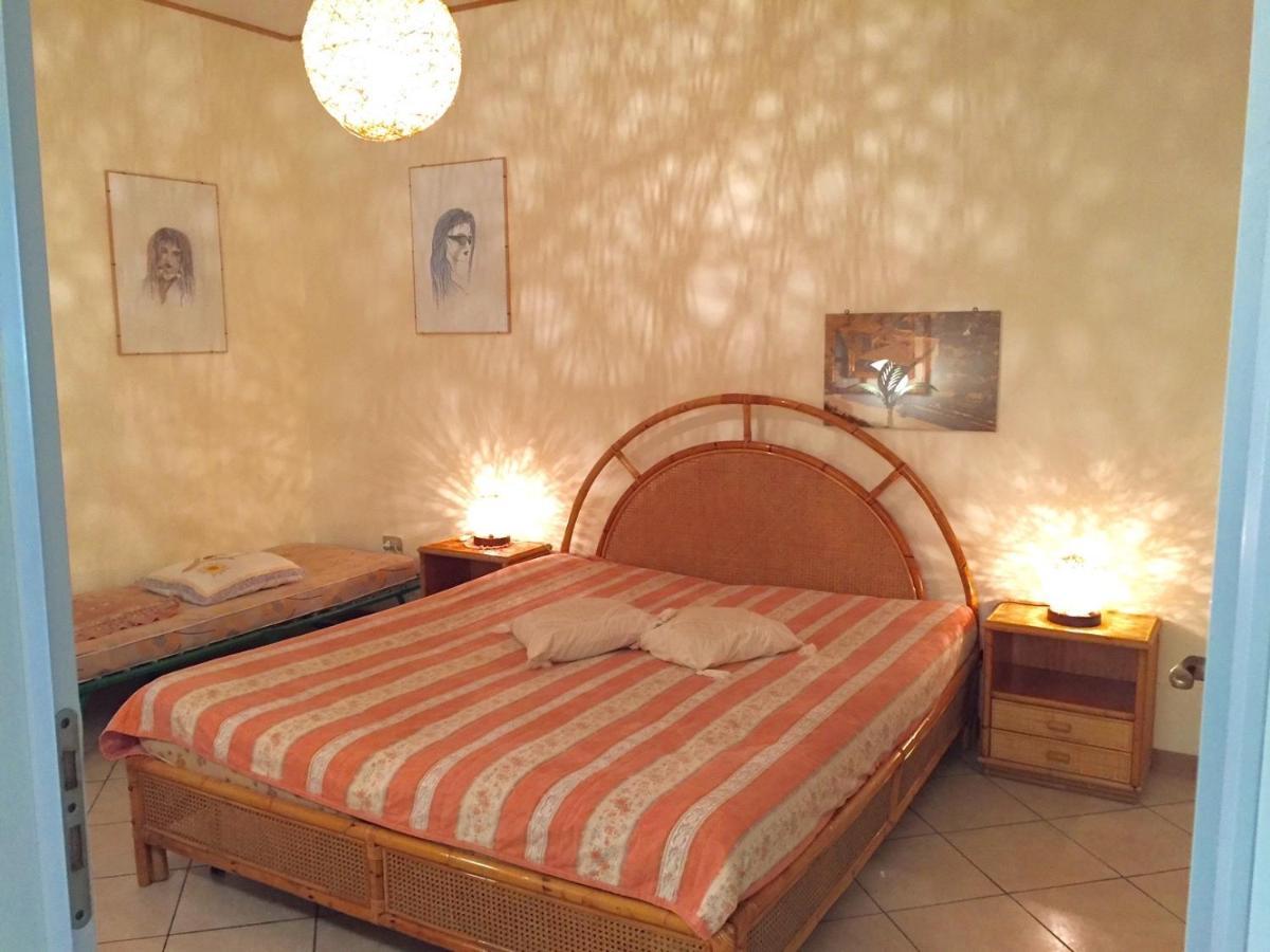 מרינה די ביבונה Apartments Via Dei Platani מראה חיצוני תמונה