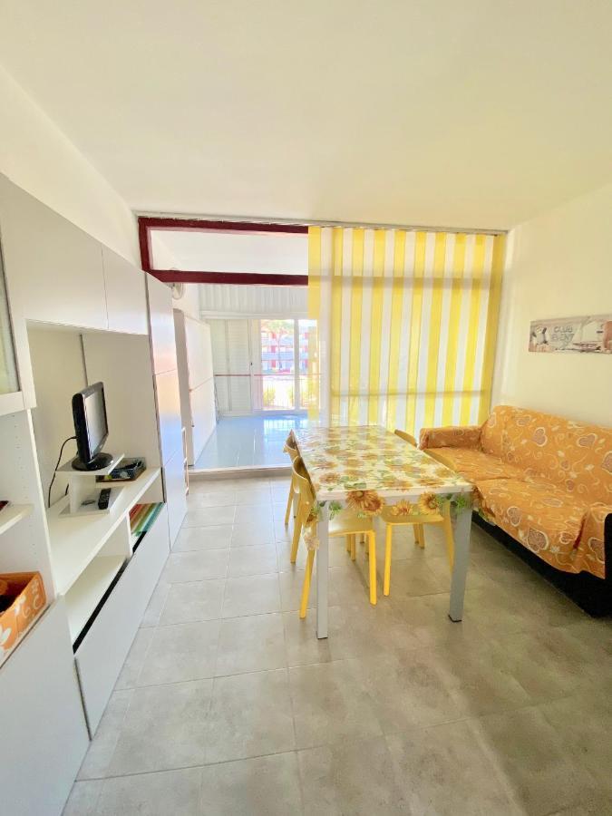 מרינה די ביבונה Apartments Via Dei Platani מראה חיצוני תמונה